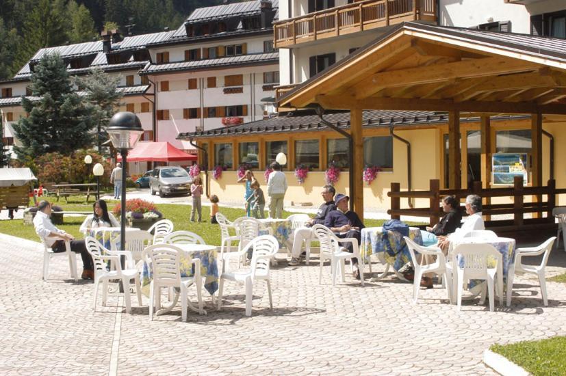 Hotel Cristallo Пейо Екстериор снимка
