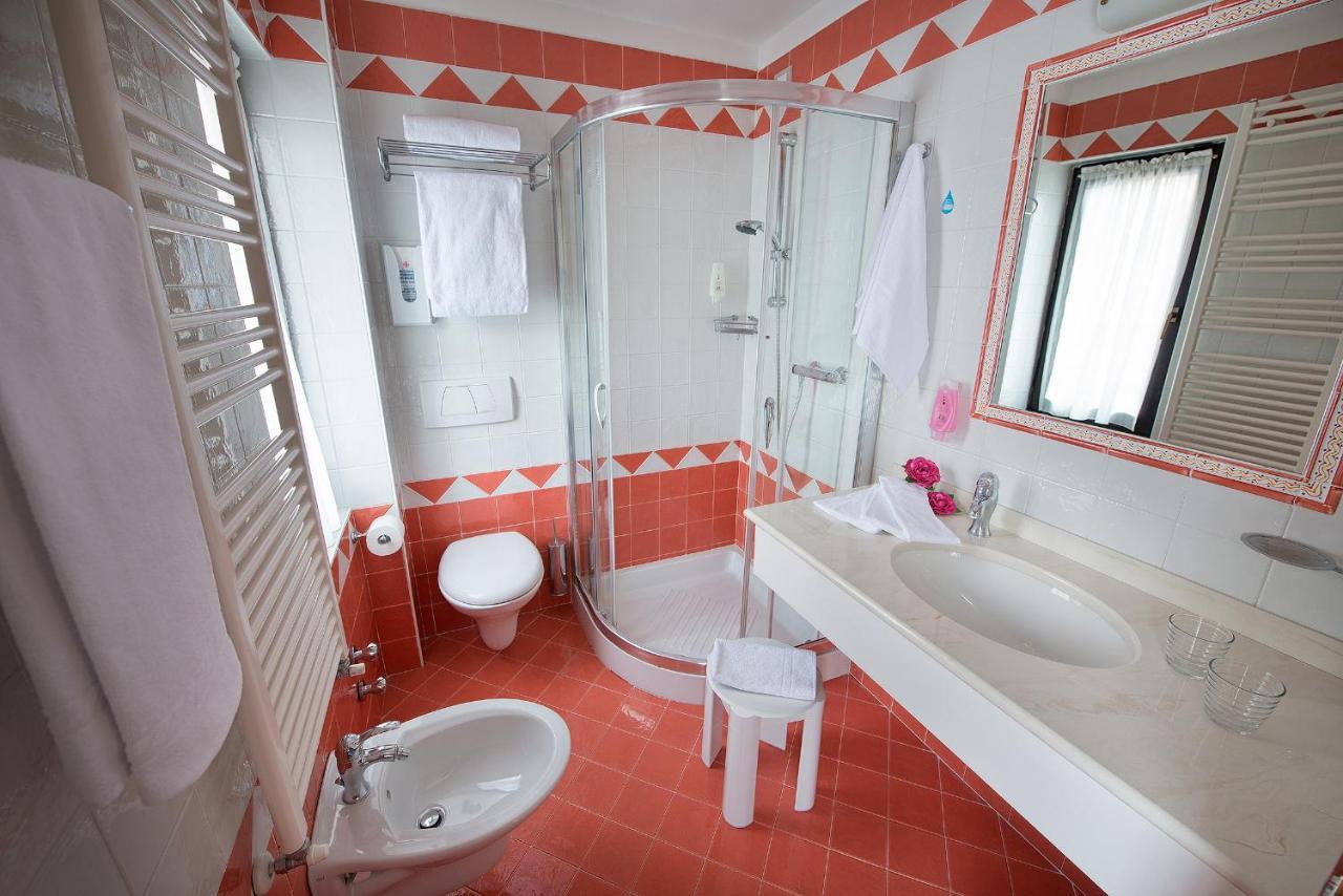 Hotel Cristallo Пейо Стая снимка