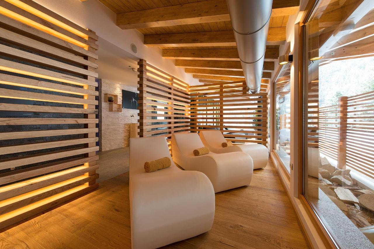 Hotel Cristallo Пейо Екстериор снимка