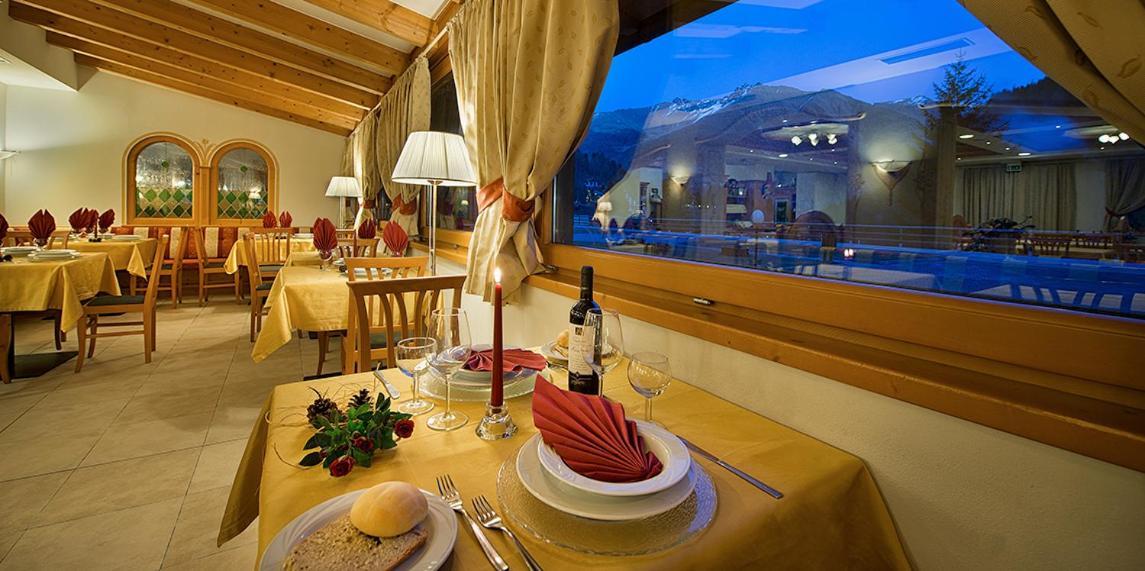 Hotel Cristallo Пейо Екстериор снимка